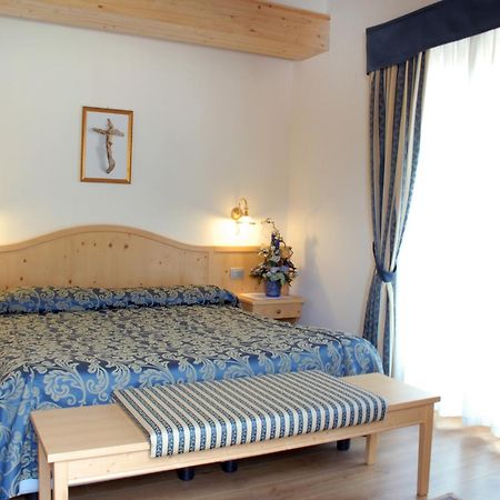Hotel Sass Maor Fiera Di Primiero Esterno foto