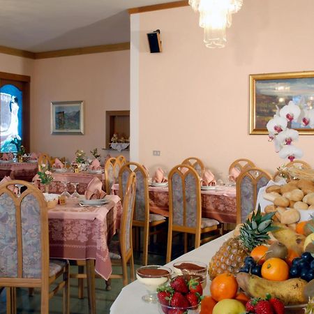 Hotel Sass Maor Fiera Di Primiero Esterno foto