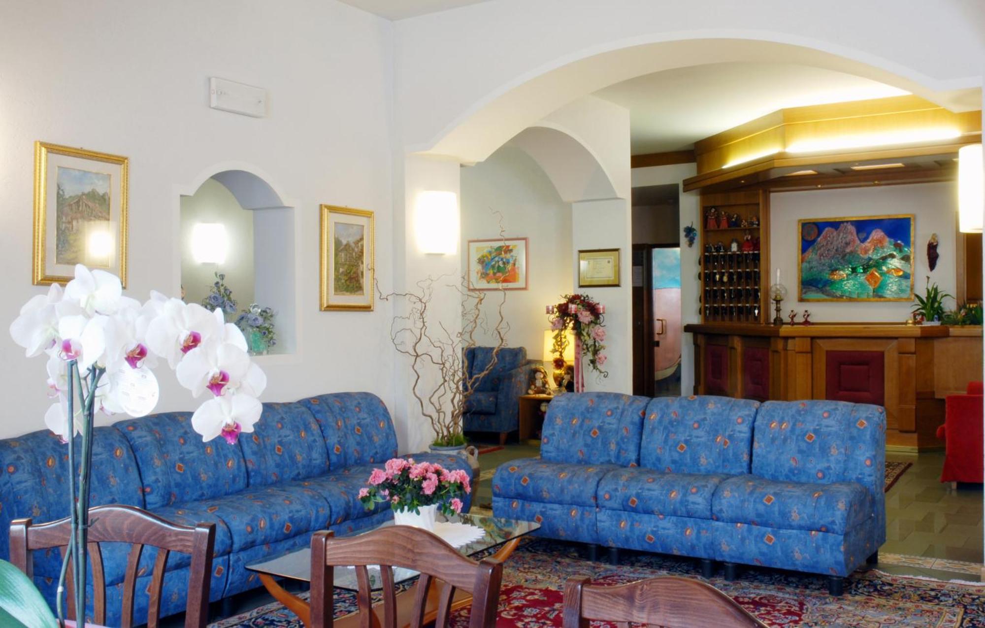 Hotel Sass Maor Fiera Di Primiero Esterno foto