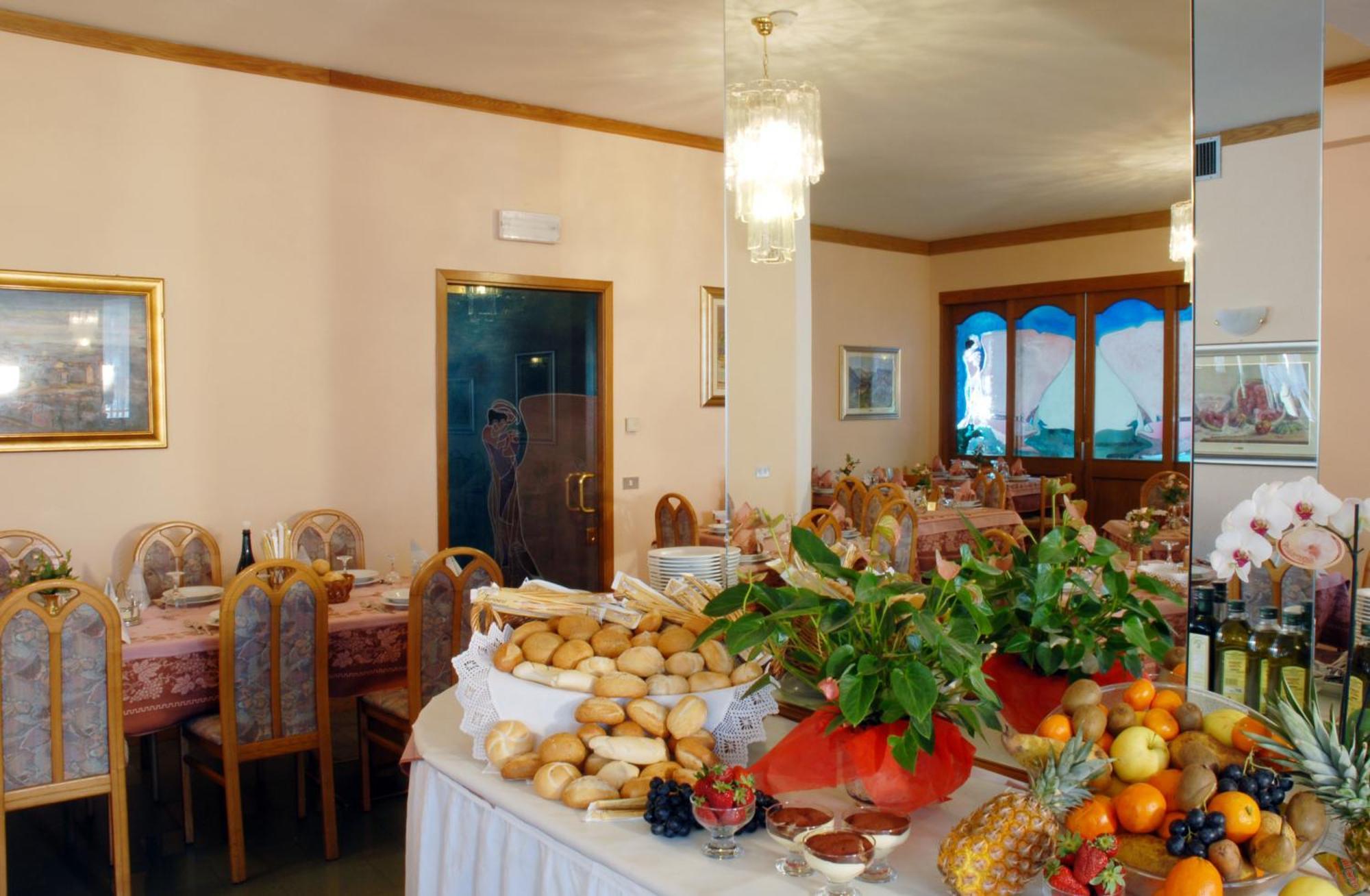 Hotel Sass Maor Fiera Di Primiero Esterno foto